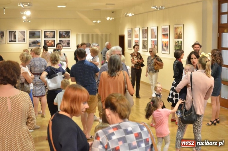 Zdjęcie w galerii na portalu naszraciborz.pl: Wernisaż pracowni rzeźby Raciborskiego Centrum Kultury wiadomości z regionu