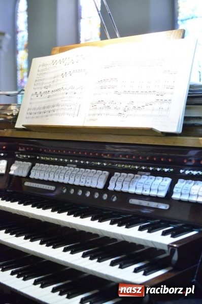 Zdjęcie w galerii na portalu naszraciborz.pl: Wyjątkowa lekcja muzyki w kościele farnym  wiadomości z regionu