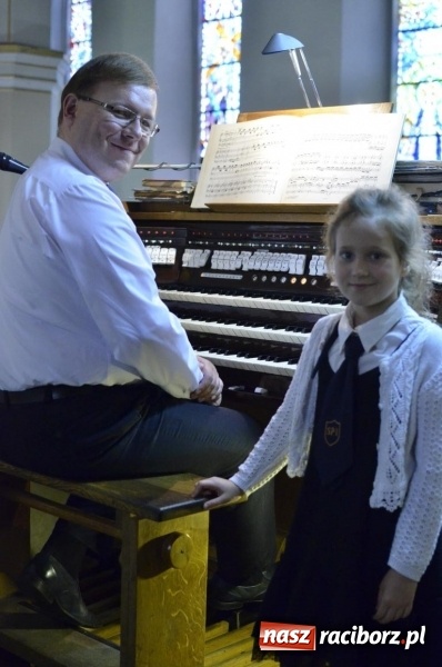 Zdjęcie w galerii na portalu naszraciborz.pl: Wyjątkowa lekcja muzyki w kościele farnym  wiadomości z regionu