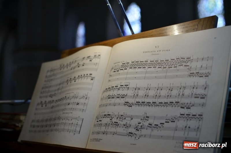 Zdjęcie w galerii na portalu naszraciborz.pl: Wyjątkowa lekcja muzyki w kościele farnym  wiadomości z regionu