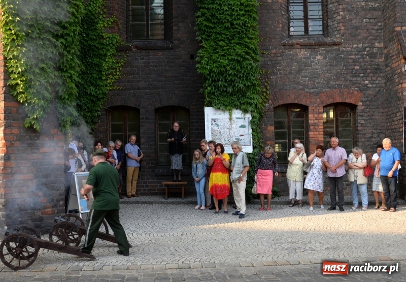 Zdjęcie w galerii na portalu naszraciborz.pl: Obrazy święte i noc w Muzeum  wiadomości z regionu