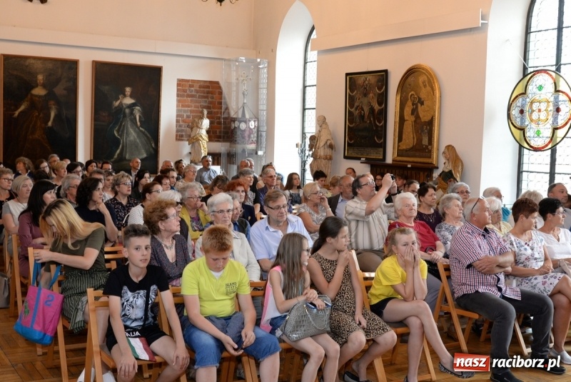 Zdjęcie w galerii na portalu naszraciborz.pl: Obrazy święte i noc w Muzeum  wiadomości z regionu