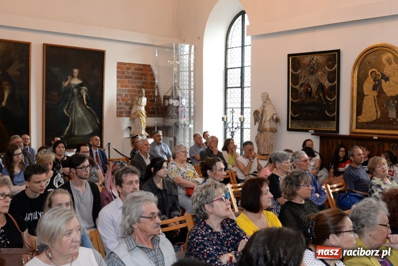 Zdjęcie w galerii na portalu naszraciborz.pl: Obrazy święte i noc w Muzeum  wiadomości z regionu