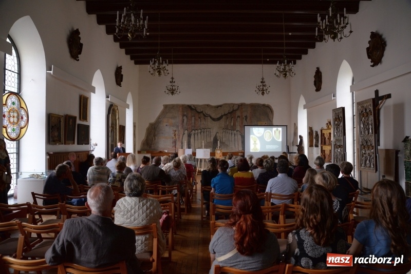 Zdjęcie w galerii na portalu naszraciborz.pl: Obrazy święte i noc w Muzeum  wiadomości z regionu