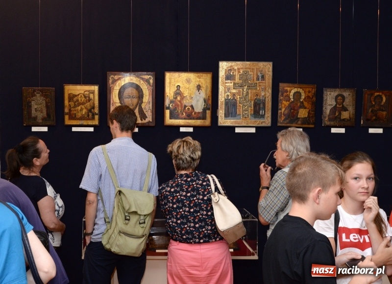 Zdjęcie w galerii na portalu naszraciborz.pl: Obrazy święte i noc w Muzeum  wiadomości z regionu
