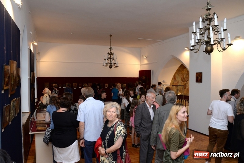 Zdjęcie w galerii na portalu naszraciborz.pl: Obrazy święte i noc w Muzeum  wiadomości z regionu