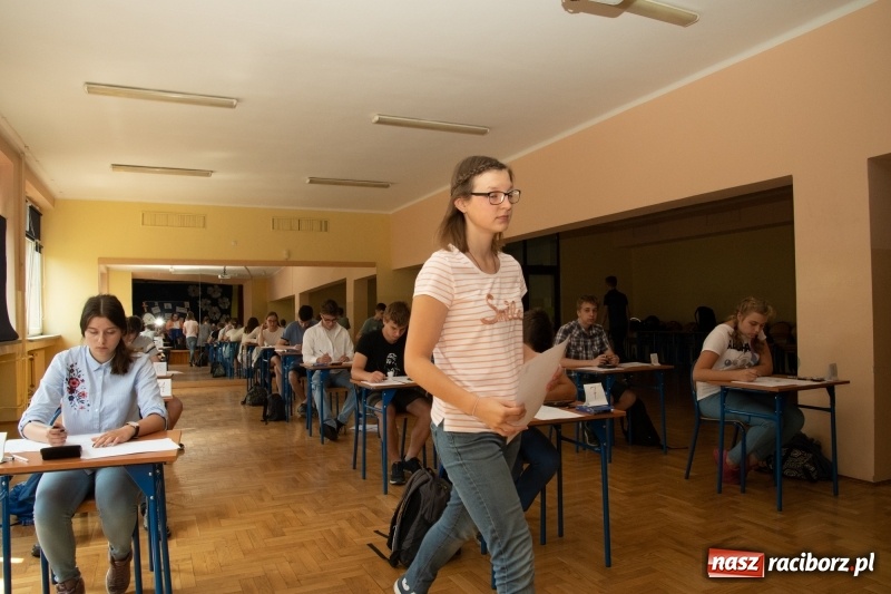 Zdjęcie w galerii na portalu naszraciborz.pl: Międzynarodowy maraton matematyczny w SP18 wiadomości z regionu