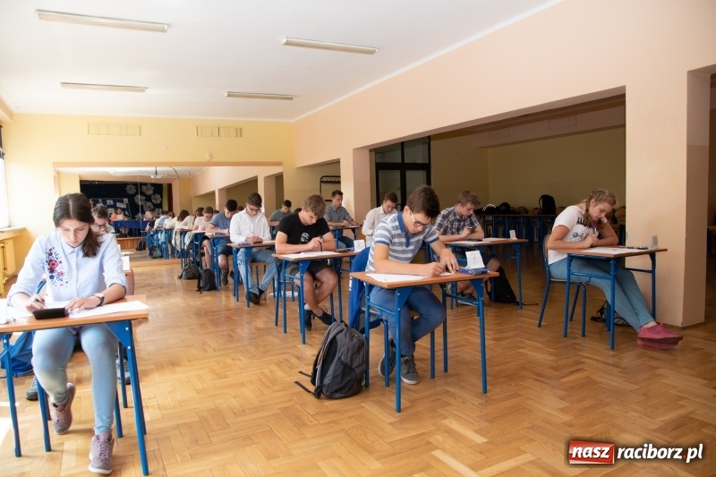 Zdjęcie w galerii na portalu naszraciborz.pl: Międzynarodowy maraton matematyczny w SP18 wiadomości z regionu