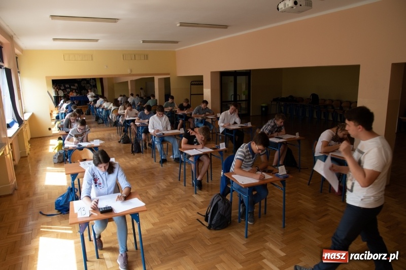 Zdjęcie w galerii na portalu naszraciborz.pl: Międzynarodowy maraton matematyczny w SP18 wiadomości z regionu