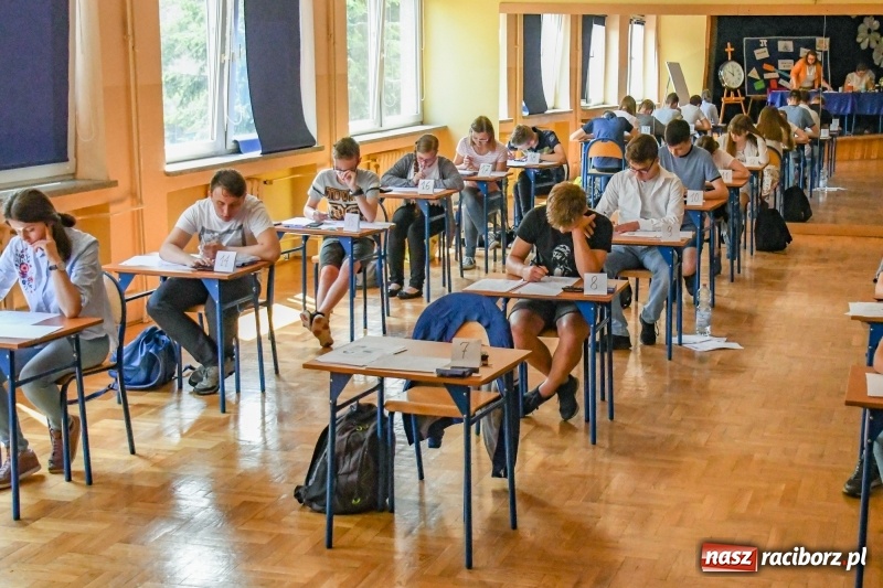 Zdjęcie w galerii na portalu naszraciborz.pl: Międzynarodowy maraton matematyczny w SP18 wiadomości z regionu