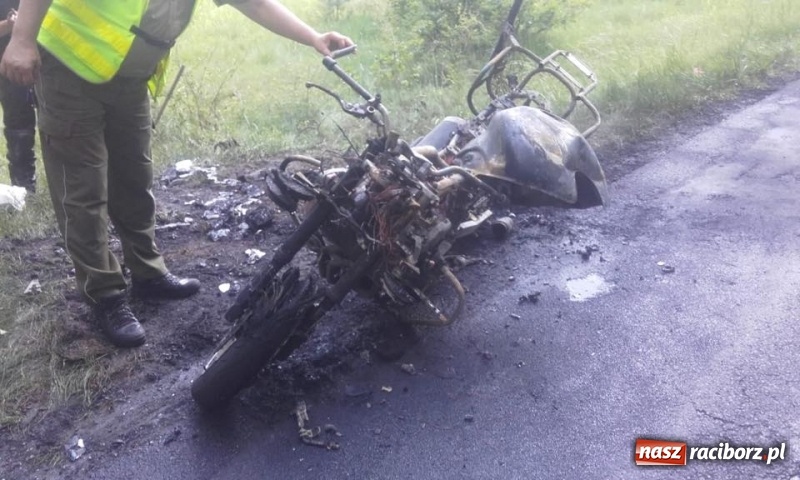 Zdjęcie w galerii na portalu naszraciborz.pl: Wyciek paliwa powodem pożaru motocykla  wiadomości z regionu