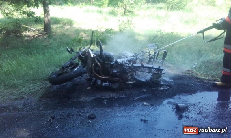 Zdjęcie w galerii na portalu naszraciborz.pl: Wyciek paliwa powodem pożaru motocykla  wiadomości z regionu