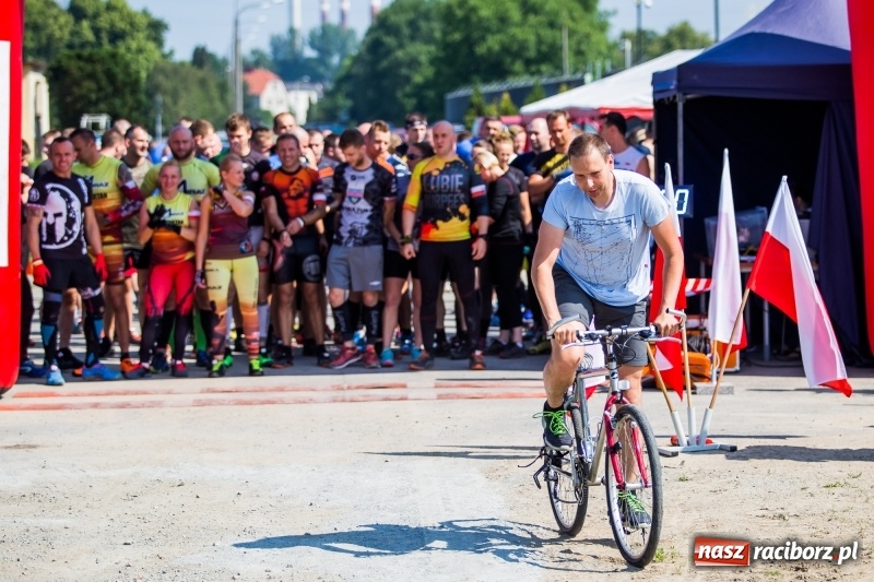 Zdjęcie w galerii na portalu naszraciborz.pl: I Bieg Cichociemnych w Raciborzu. Trasa wyciskała ostatnie poty FOTO i WIDEO wiadomości z regionu