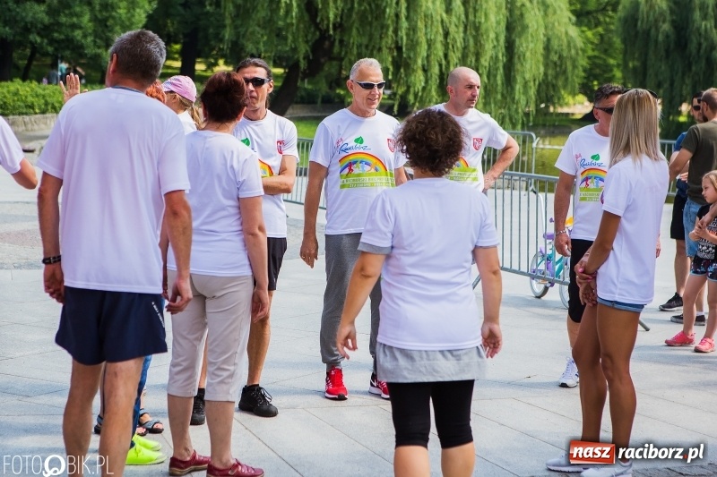 Zdjęcie w galerii na portalu naszraciborz.pl: Upał im niestraszny. Setki młodych biegaczy na starcie Raciborskiego Biegu Profilaktycznego  wiadomości z regionu