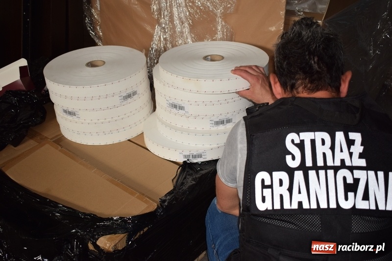 Zdjęcie w galerii na portalu naszraciborz.pl: Pogranicznicy z Raciborza rozbili gang tytoniowy  wiadomości z regionu
