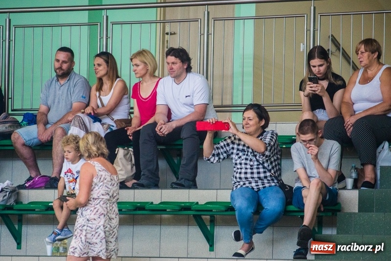 Zdjęcie w galerii na portalu naszraciborz.pl: Po raz szósty zagrali dla swoich mam wiadomości z regionu