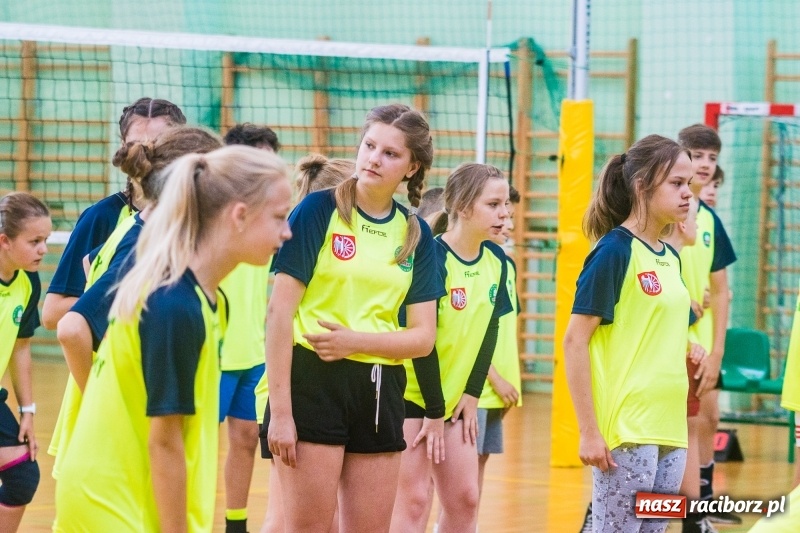 Zdjęcie w galerii na portalu naszraciborz.pl: Po raz szósty zagrali dla swoich mam wiadomości z regionu