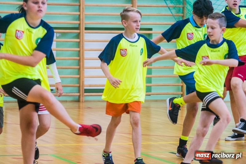 Zdjęcie w galerii na portalu naszraciborz.pl: Po raz szósty zagrali dla swoich mam wiadomości z regionu