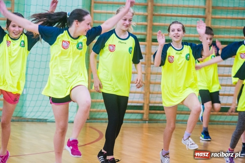 Zdjęcie w galerii na portalu naszraciborz.pl: Po raz szósty zagrali dla swoich mam wiadomości z regionu