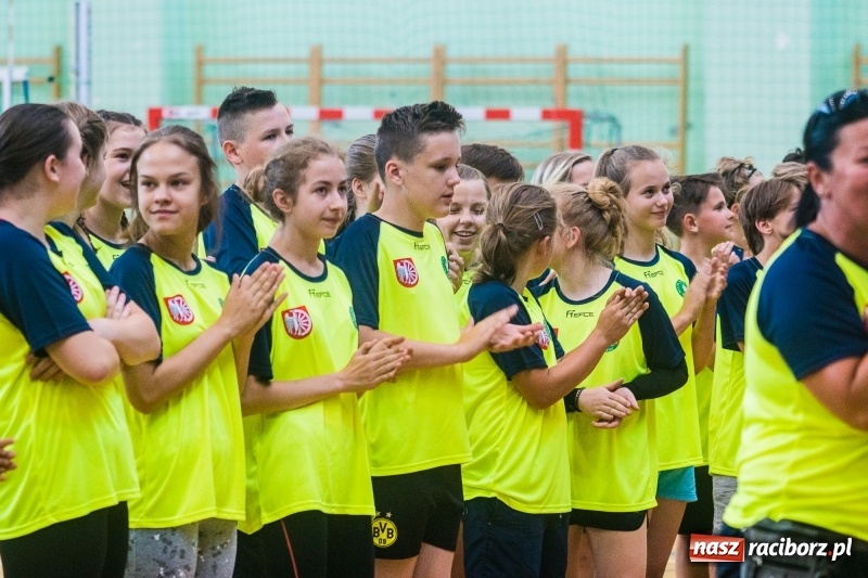 Zdjęcie w galerii na portalu naszraciborz.pl: Po raz szósty zagrali dla swoich mam wiadomości z regionu