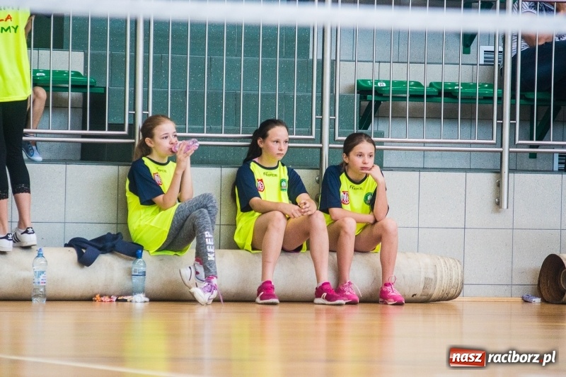 Zdjęcie w galerii na portalu naszraciborz.pl: Po raz szósty zagrali dla swoich mam wiadomości z regionu