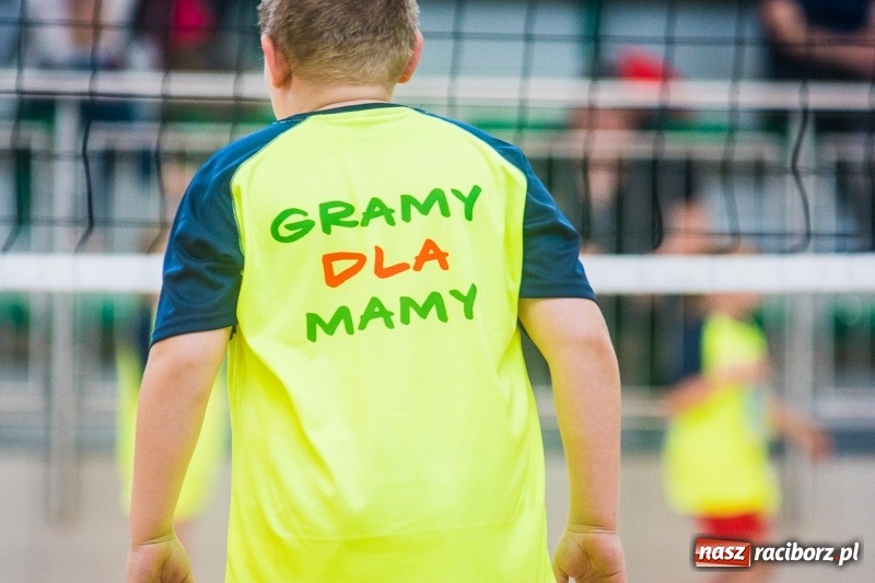 Zdjęcie w galerii na portalu naszraciborz.pl: Po raz szósty zagrali dla swoich mam wiadomości z regionu