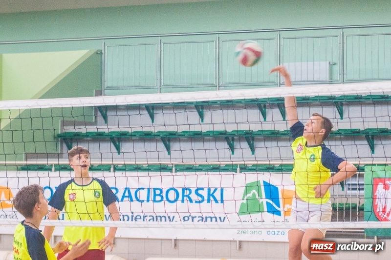 Zdjęcie w galerii na portalu naszraciborz.pl: Po raz szósty zagrali dla swoich mam wiadomości z regionu