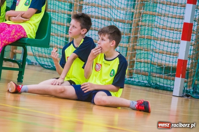 Zdjęcie w galerii na portalu naszraciborz.pl: Po raz szósty zagrali dla swoich mam wiadomości z regionu