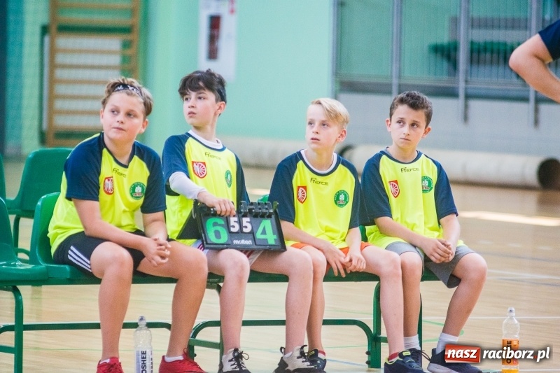 Zdjęcie w galerii na portalu naszraciborz.pl: Po raz szósty zagrali dla swoich mam wiadomości z regionu