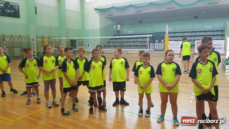 Zdjęcie w galerii na portalu naszraciborz.pl: Po raz szósty zagrali dla swoich mam wiadomości z regionu