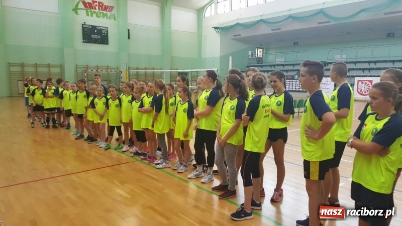 Zdjęcie w galerii na portalu naszraciborz.pl: Po raz szósty zagrali dla swoich mam wiadomości z regionu