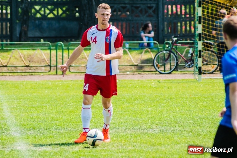 Zdjęcie w galerii na portalu naszraciborz.pl: Piłkarskie Mistrzostwa Polski niesłyszących na stadionie PWSZ wiadomości z regionu