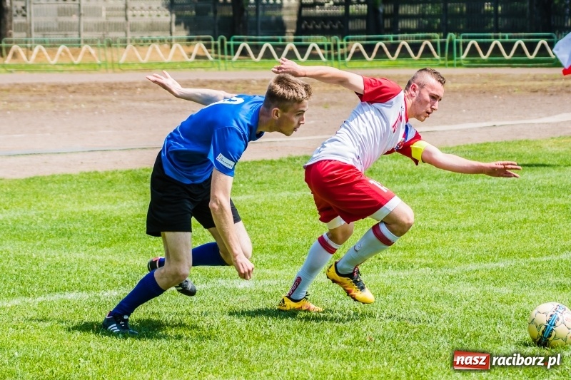 Zdjęcie w galerii na portalu naszraciborz.pl: Piłkarskie Mistrzostwa Polski niesłyszących na stadionie PWSZ wiadomości z regionu
