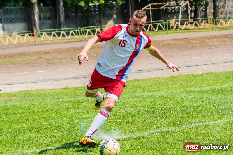 Zdjęcie w galerii na portalu naszraciborz.pl: Piłkarskie Mistrzostwa Polski niesłyszących na stadionie PWSZ wiadomości z regionu