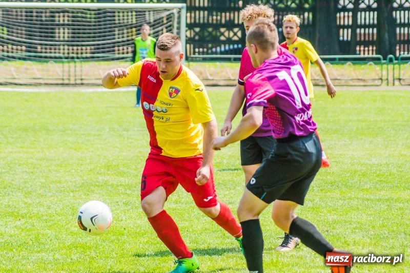Zdjęcie w galerii na portalu naszraciborz.pl: Piłkarskie Mistrzostwa Polski niesłyszących na stadionie PWSZ wiadomości z regionu