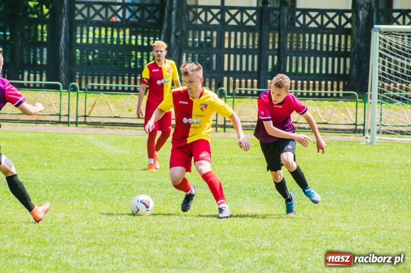 Zdjęcie w galerii na portalu naszraciborz.pl: Piłkarskie Mistrzostwa Polski niesłyszących na stadionie PWSZ wiadomości z regionu