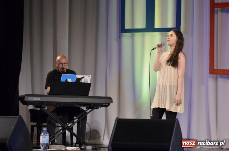 Zdjęcie w galerii na portalu naszraciborz.pl: Koncert jubileuszowy zespołu Perspektywa w Strzesze wiadomości z regionu