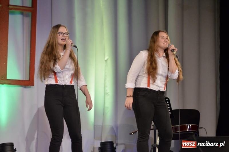 Zdjęcie w galerii na portalu naszraciborz.pl: Koncert jubileuszowy zespołu Perspektywa w Strzesze wiadomości z regionu