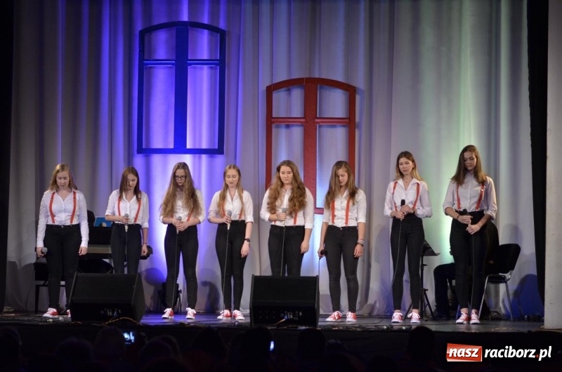 Zdjęcie w galerii na portalu naszraciborz.pl: Koncert jubileuszowy zespołu Perspektywa w Strzesze wiadomości z regionu