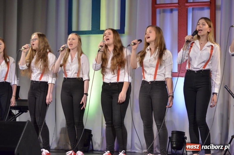 Zdjęcie w galerii na portalu naszraciborz.pl: Koncert jubileuszowy zespołu Perspektywa w Strzesze wiadomości z regionu