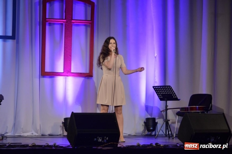 Zdjęcie w galerii na portalu naszraciborz.pl: Koncert jubileuszowy zespołu Perspektywa w Strzesze wiadomości z regionu