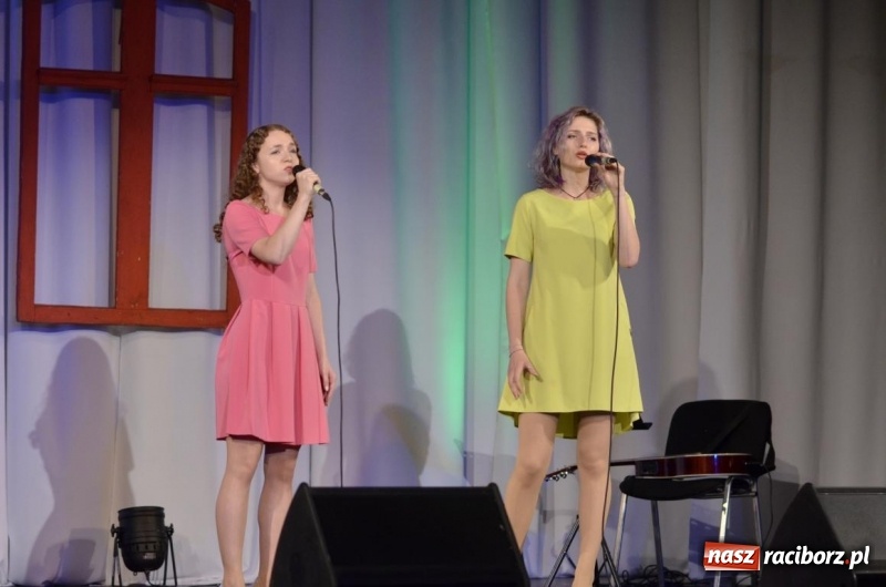 Zdjęcie w galerii na portalu naszraciborz.pl: Koncert jubileuszowy zespołu Perspektywa w Strzesze wiadomości z regionu