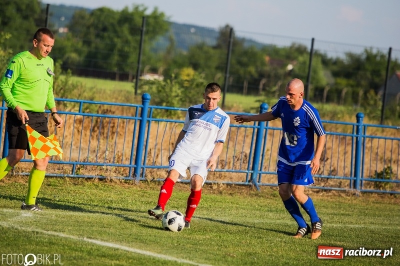 Zdjęcie w galerii na portalu naszraciborz.pl: Choć Unici Dąb pokonali, to ze strefy spadkowej się nie wydostali wiadomości z regionu