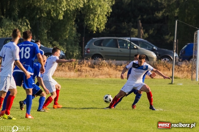 Zdjęcie w galerii na portalu naszraciborz.pl: Choć Unici Dąb pokonali, to ze strefy spadkowej się nie wydostali wiadomości z regionu