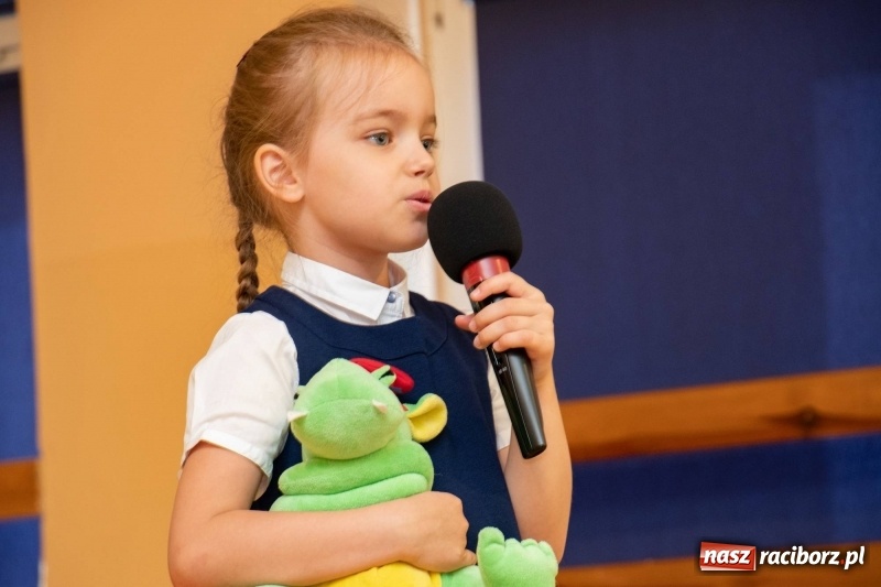 Zdjęcie w galerii na portalu naszraciborz.pl: Religijnie i metafizycznie - konkurs recytatorski w SP 18 wiadomości z regionu