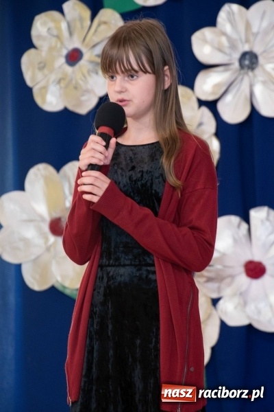 Zdjęcie w galerii na portalu naszraciborz.pl: Religijnie i metafizycznie - konkurs recytatorski w SP 18 wiadomości z regionu