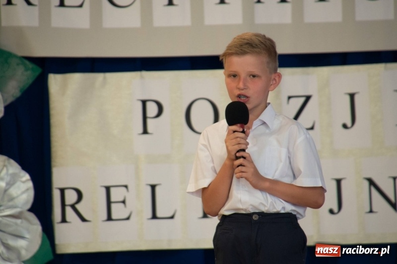 Zdjęcie w galerii na portalu naszraciborz.pl: Religijnie i metafizycznie - konkurs recytatorski w SP 18 wiadomości z regionu