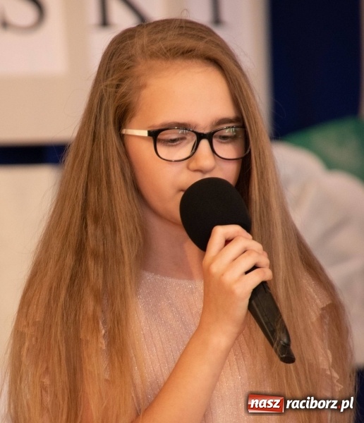 Zdjęcie w galerii na portalu naszraciborz.pl: Religijnie i metafizycznie - konkurs recytatorski w SP 18 wiadomości z regionu