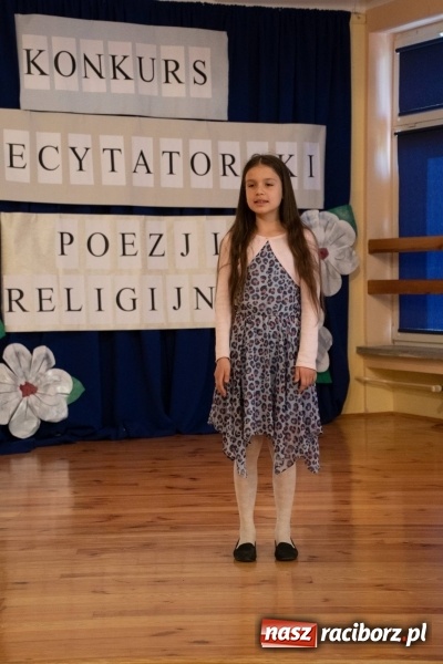 Zdjęcie w galerii na portalu naszraciborz.pl: Religijnie i metafizycznie - konkurs recytatorski w SP 18 wiadomości z regionu
