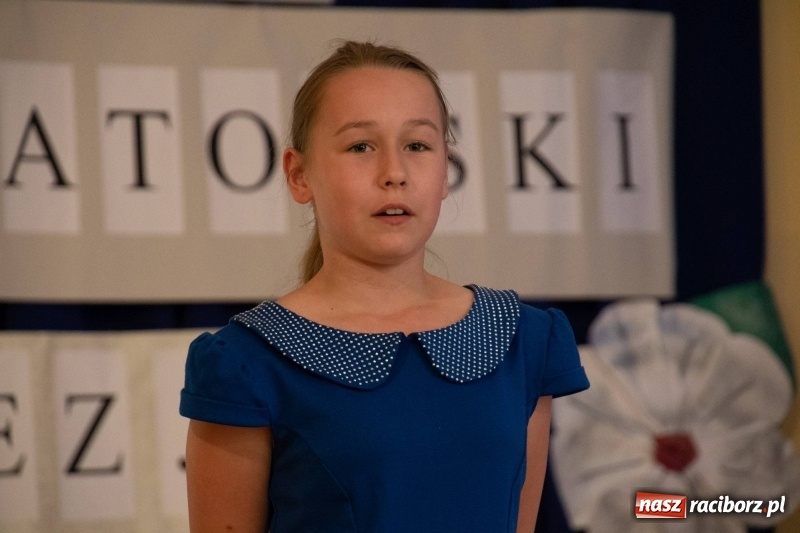 Zdjęcie w galerii na portalu naszraciborz.pl: Religijnie i metafizycznie - konkurs recytatorski w SP 18 wiadomości z regionu